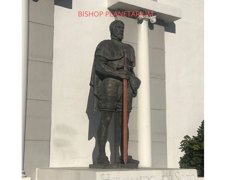 Statue of Hernando de Soto
