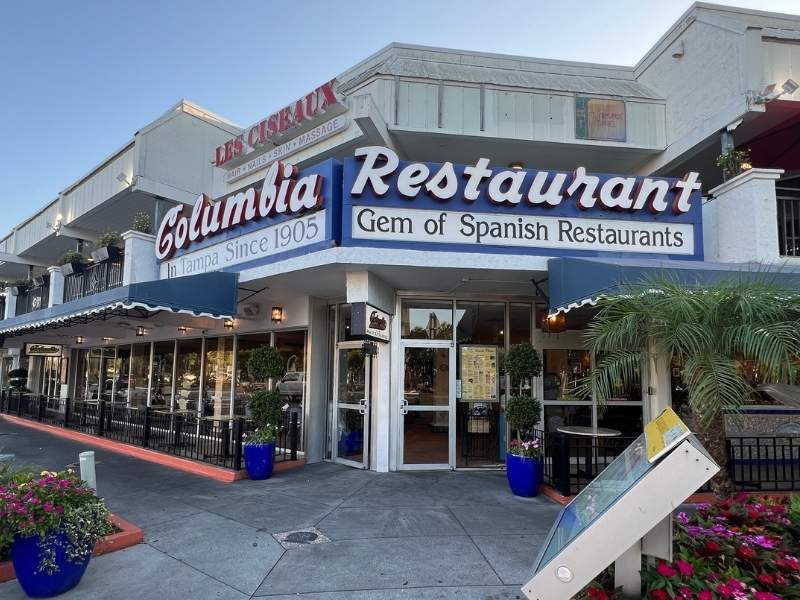 Guide to Sarasota Florida must include St. Armand's circle